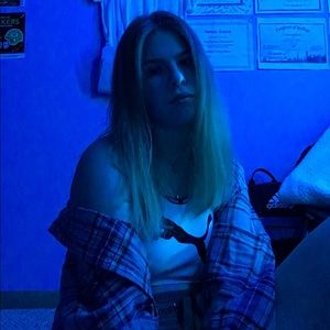 Meet your Posher, Caitlynne